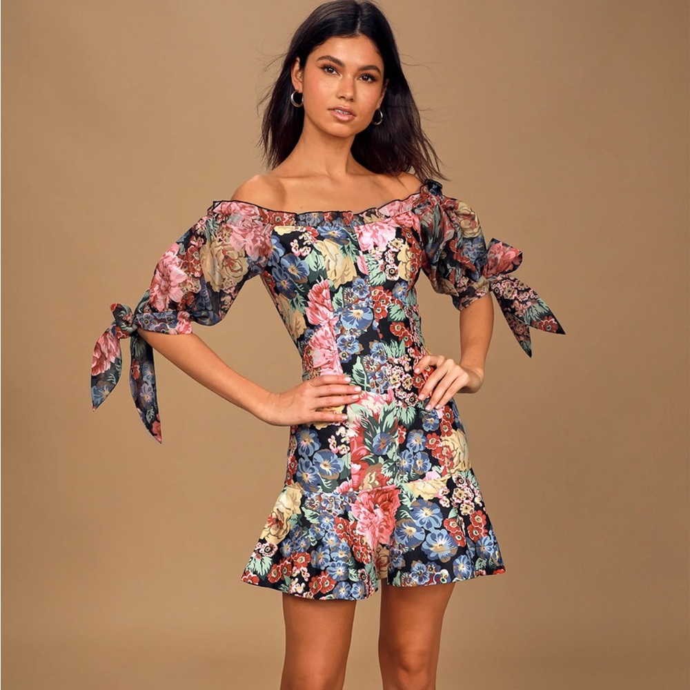KEEPSAKE The Label Black Hydrangea
Runaway Off The Shoulder Mini
Dress